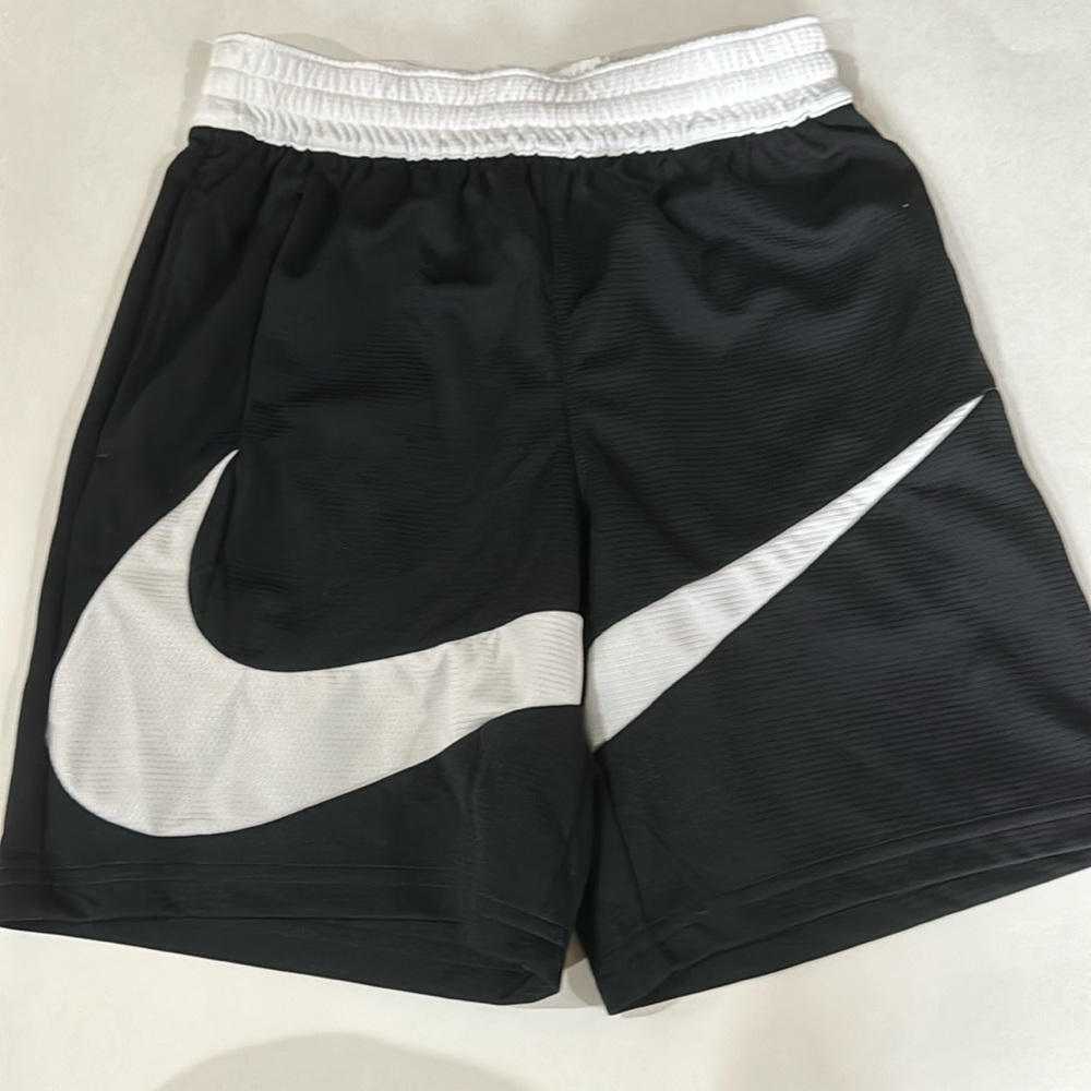New Nike kids Dri-Fit shorts size M